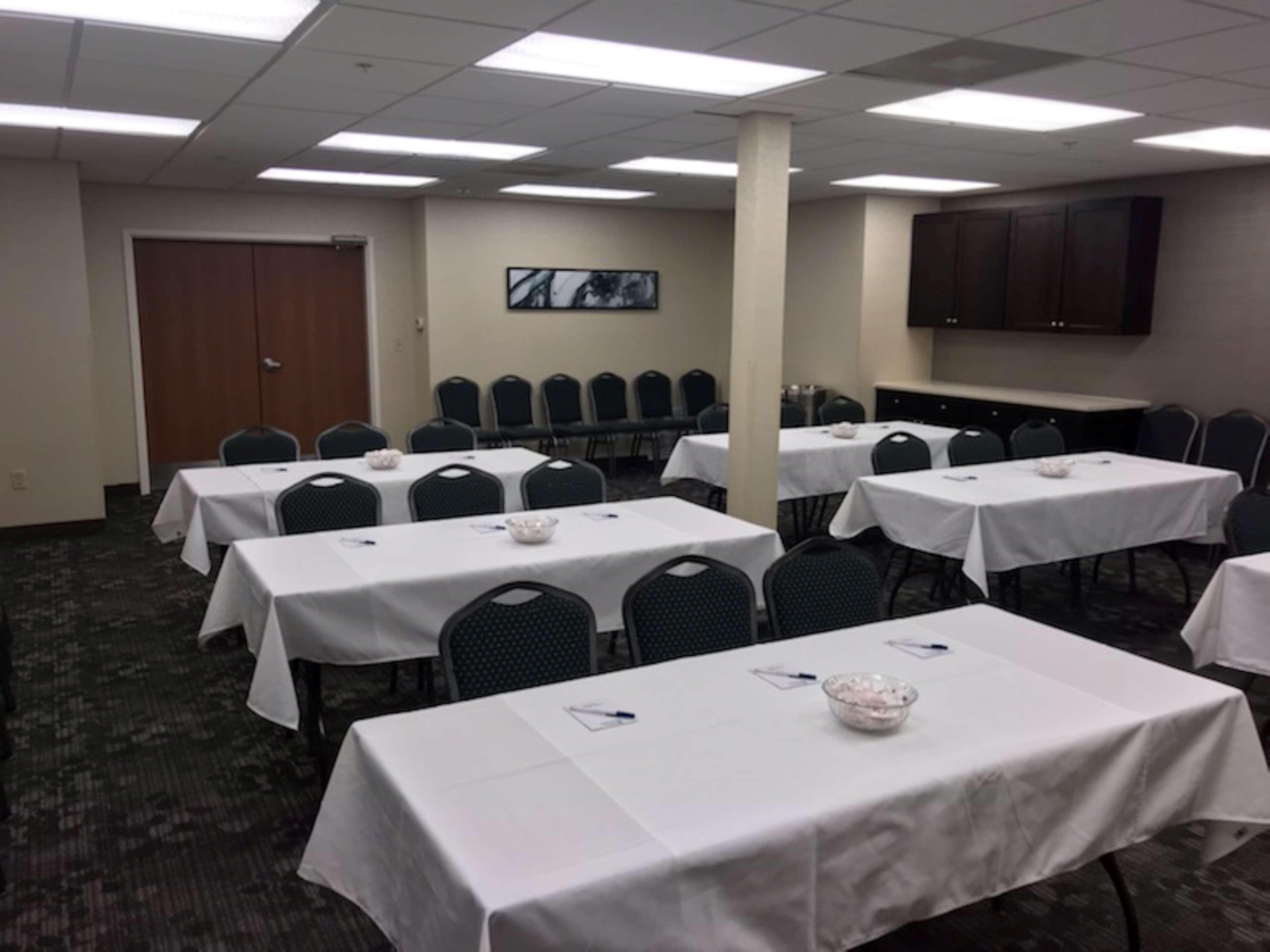 Best Western Dothan Inn & Suites Экстерьер фото