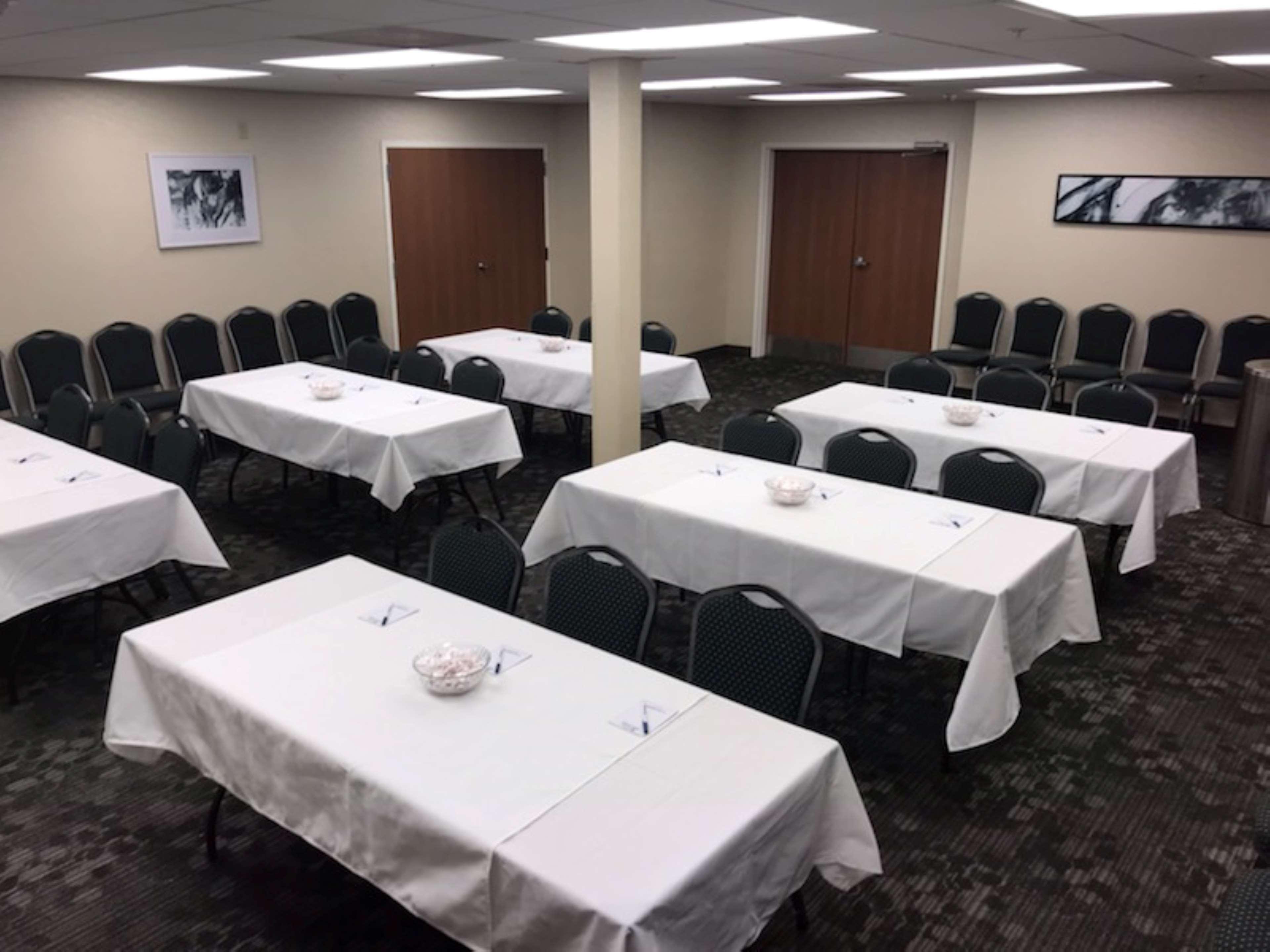 Best Western Dothan Inn & Suites Экстерьер фото