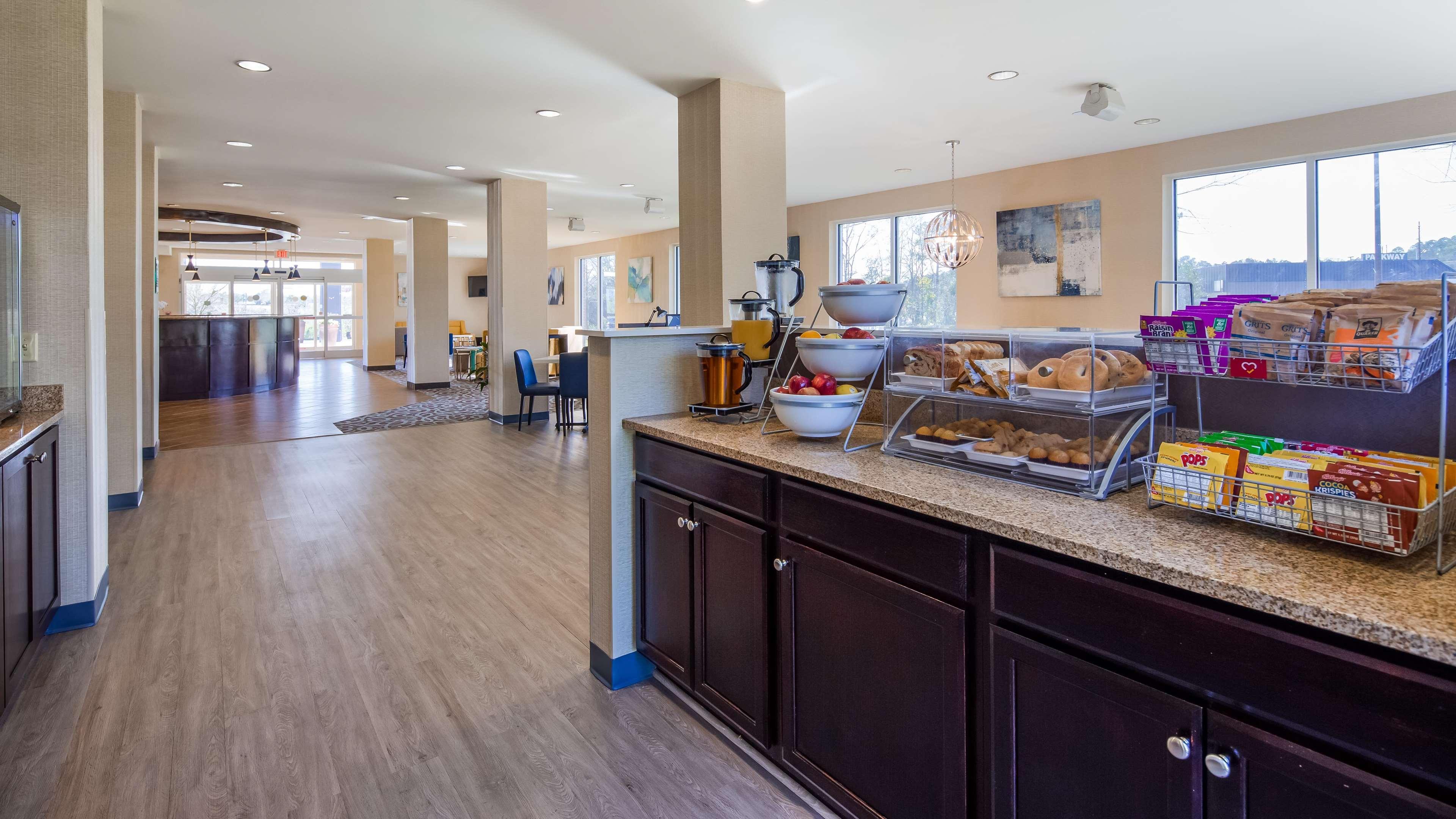 Best Western Dothan Inn & Suites Экстерьер фото