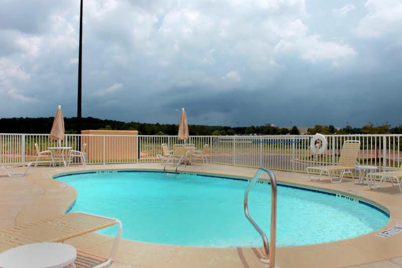 Best Western Dothan Inn & Suites Экстерьер фото
