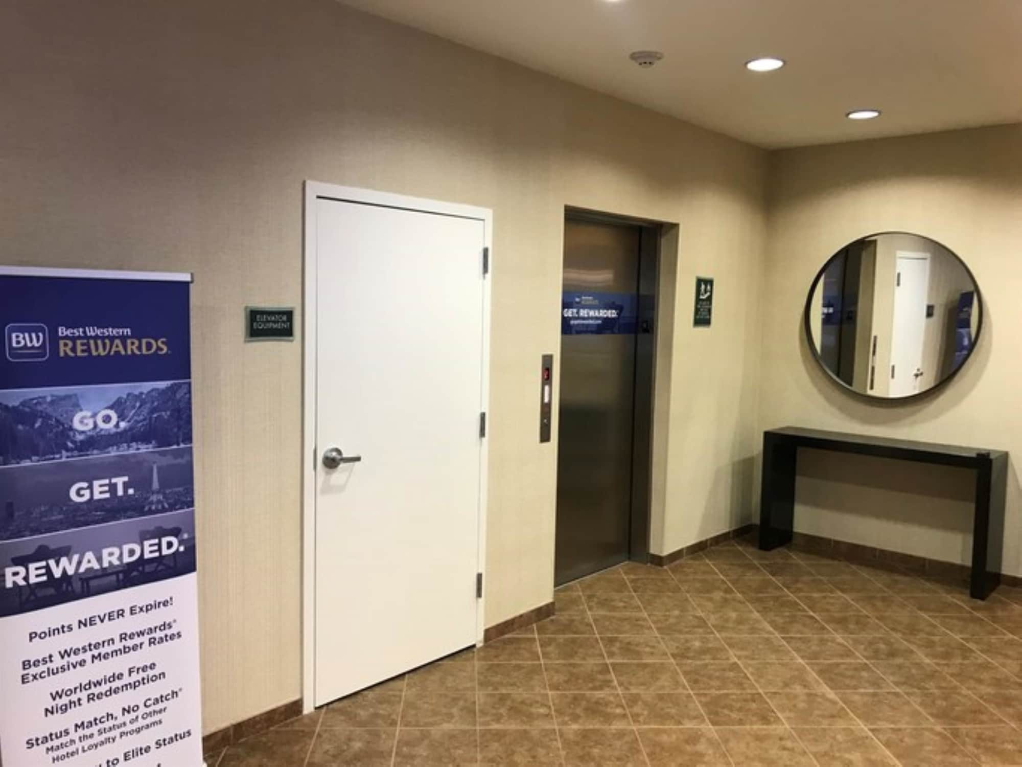 Best Western Dothan Inn & Suites Экстерьер фото