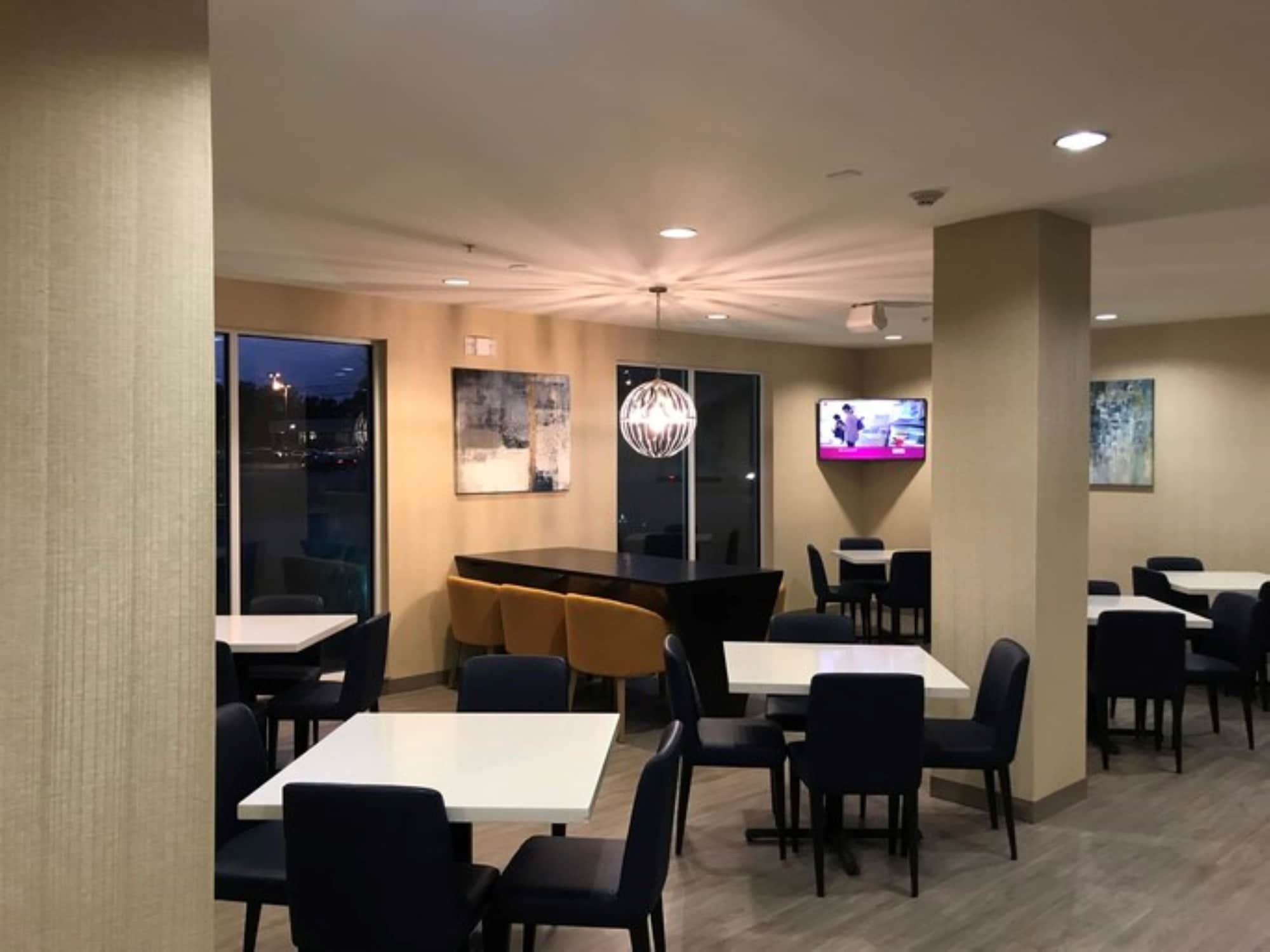 Best Western Dothan Inn & Suites Экстерьер фото