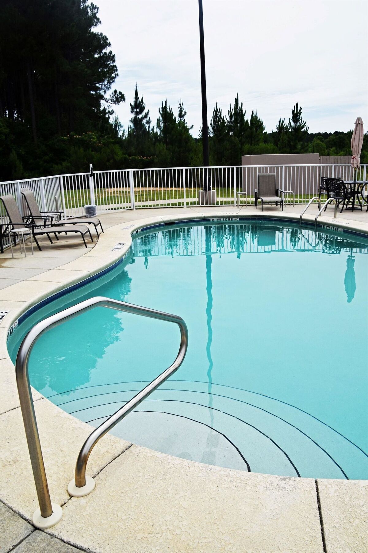 Best Western Dothan Inn & Suites Экстерьер фото